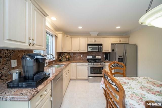 137A E Edsall Boulevard, Palisades Park, NJ 07650