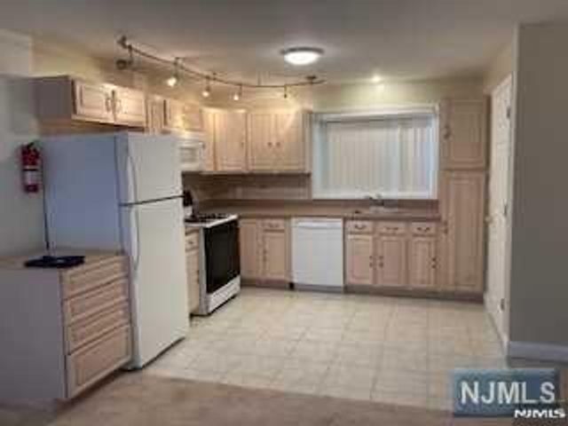 137A E Edsall Boulevard, Palisades Park, NJ 07650