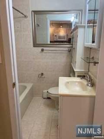 137A E Edsall Boulevard, Palisades Park, NJ 07650