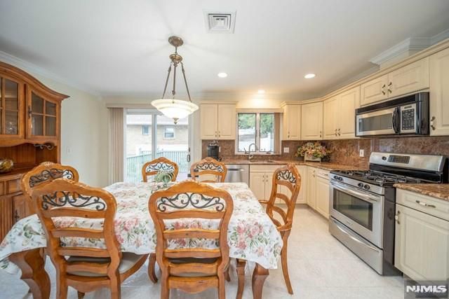 137A E Edsall Boulevard, Palisades Park, NJ 07650