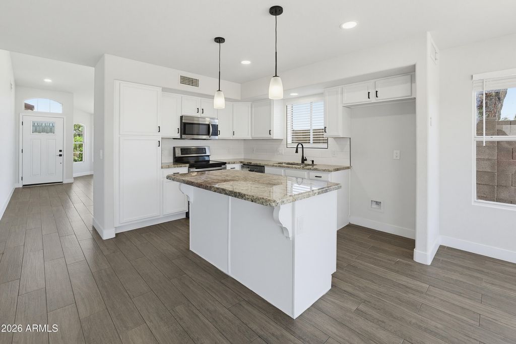 8913 W MARCONI Avenue, Peoria, AZ 85382 — photo 5