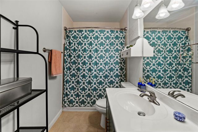 5343 Richmond Avenue 30, Houston, TX 77056