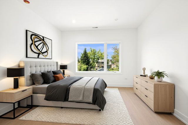 9214 N Washington Street, Niles, IL 60714