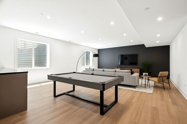 9214 N Washington Street, Niles, IL 60714