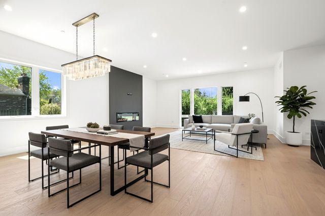 9214 N Washington Street, Niles, IL 60714