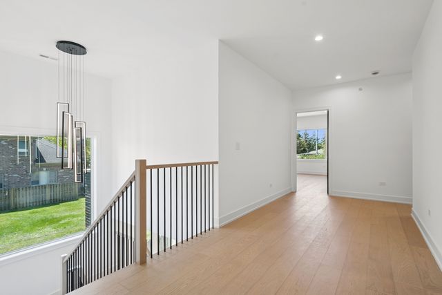 9214 N Washington Street, Niles, IL 60714