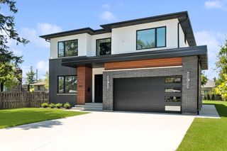 9214 N Washington Street, Niles, IL 60714