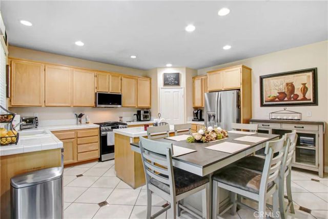 14571 Hummingbird, Victorville, CA 92394