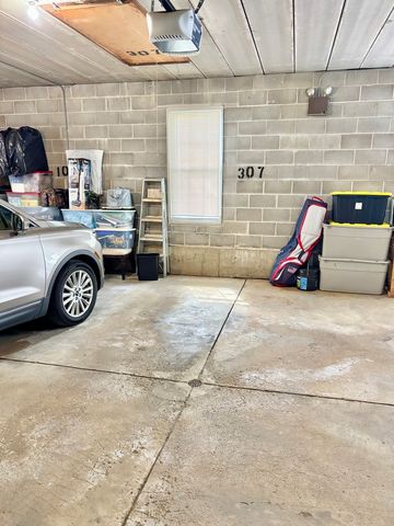 944 N Northwest Highway 307, Park Ridge, IL 60068