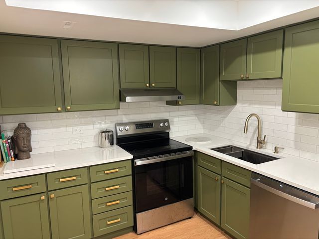 944 N Northwest Highway 307, Park Ridge, IL 60068