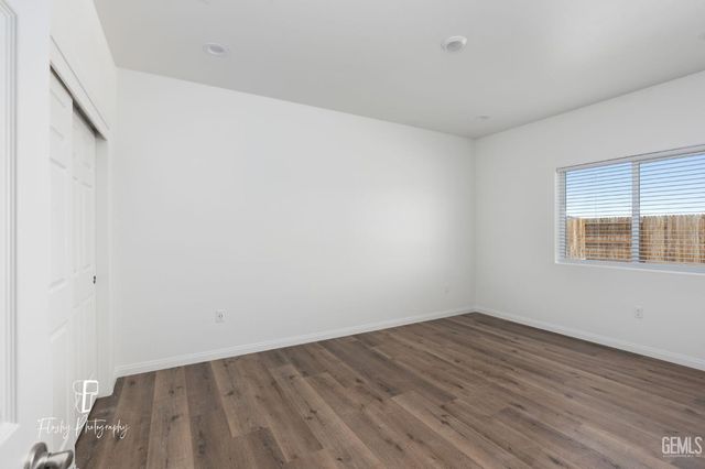 8802 Almata Avenue, Bakersfield, CA 93307