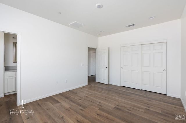 8802 Almata Avenue, Bakersfield, CA 93307