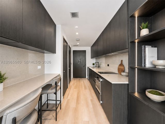 20 NE 11th 2505, Miami, FL 33132
