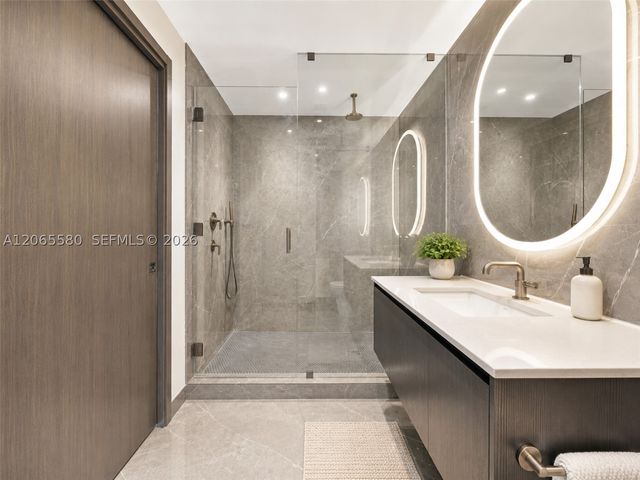 20 NE 11th 2505, Miami, FL 33132