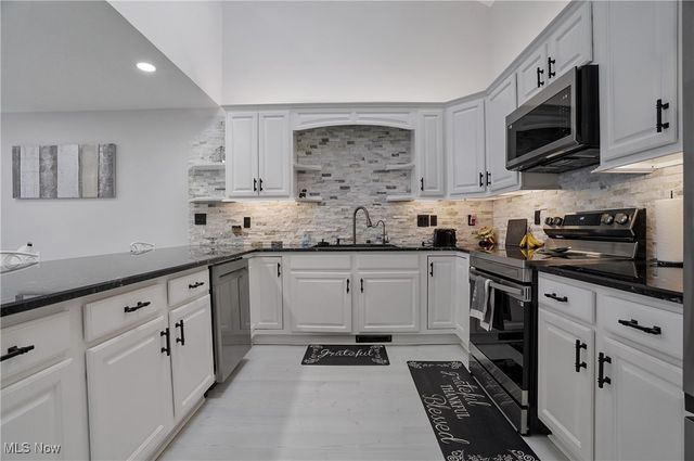 155 Waterford Way, Tallmadge, OH 44278