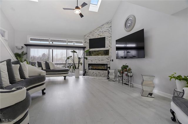 155 Waterford Way, Tallmadge, OH 44278