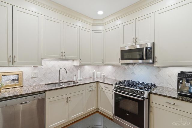3942 Miami Road, Mariemont, OH 45227