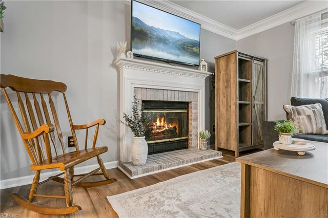 4454 Old Squaw LN, Gloucester, VA 23061