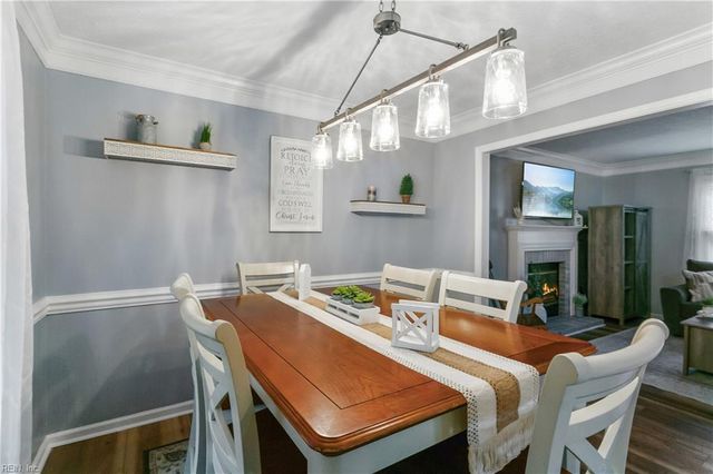 4454 Old Squaw LN, Gloucester, VA 23061