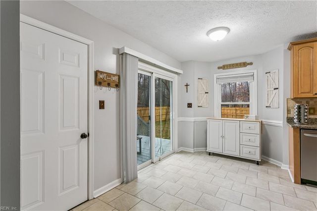 4454 Old Squaw LN, Gloucester, VA 23061