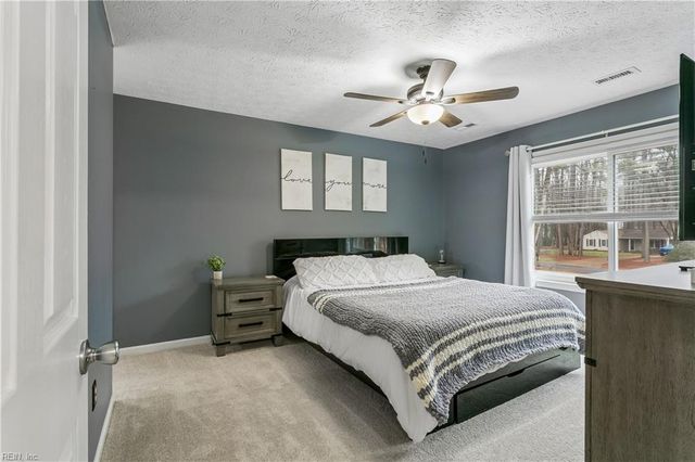 4454 Old Squaw LN, Gloucester, VA 23061