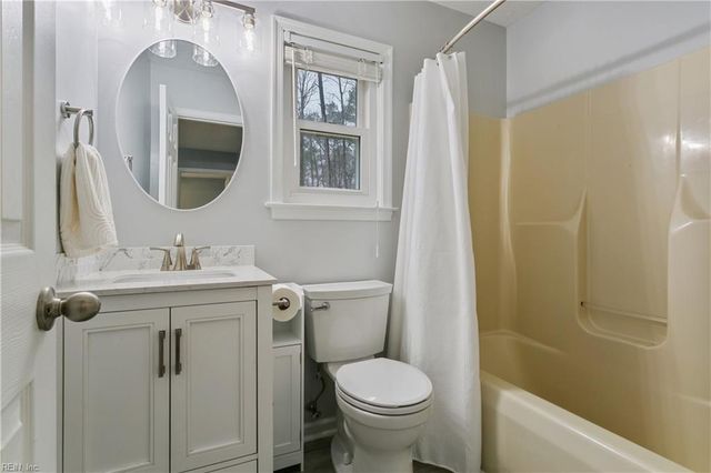 4454 Old Squaw LN, Gloucester, VA 23061