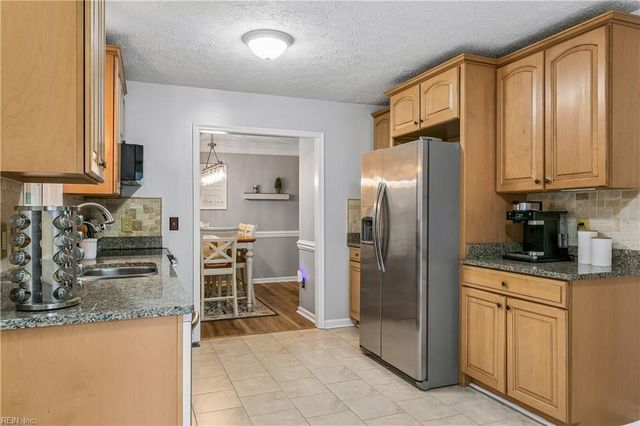 4454 Old Squaw LN, Gloucester, VA 23061