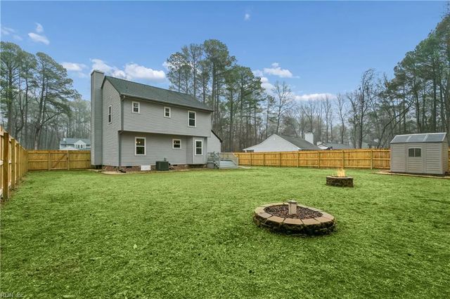 4454 Old Squaw LN, Gloucester, VA 23061