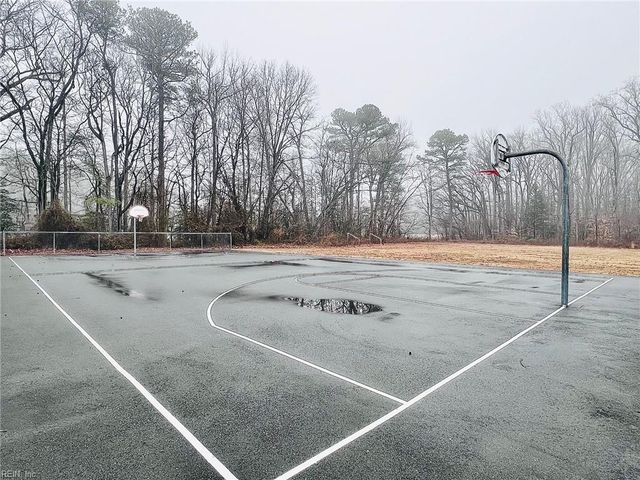 4454 Old Squaw LN, Gloucester, VA 23061