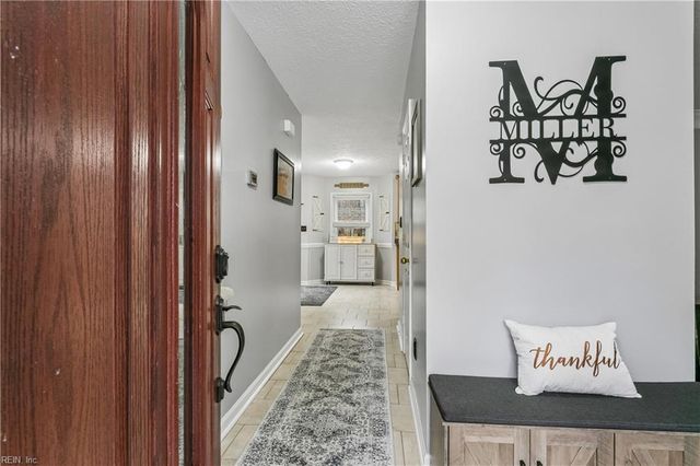 4454 Old Squaw LN, Gloucester, VA 23061