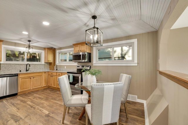 W298N2808 Shady LANE, Pewaukee, WI 53072