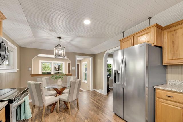 W298N2808 Shady LANE, Pewaukee, WI 53072