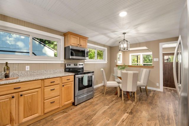 W298N2808 Shady LANE, Pewaukee, WI 53072