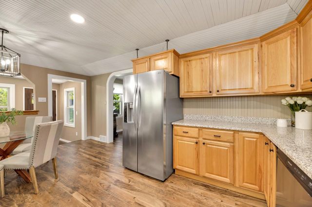 W298N2808 Shady LANE, Pewaukee, WI 53072