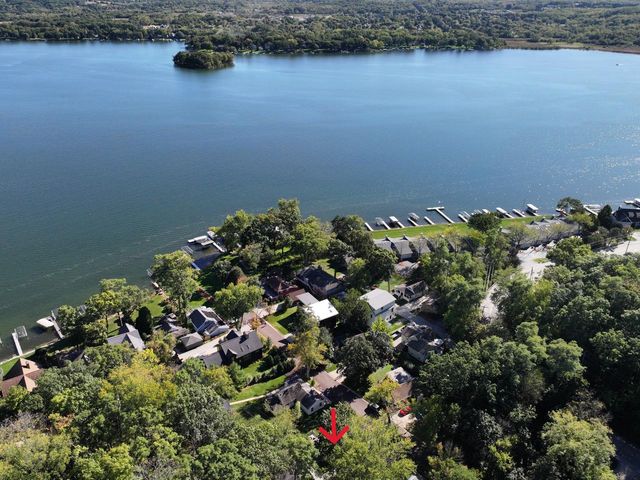 W298N2808 Shady LANE, Pewaukee, WI 53072