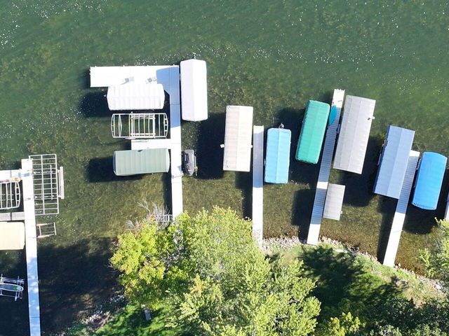 W298N2808 Shady LANE, Pewaukee, WI 53072