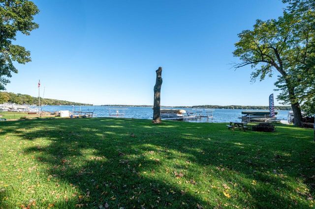 W298N2808 Shady LANE, Pewaukee, WI 53072