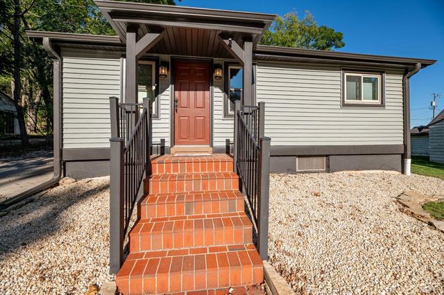 W298N2808 Shady LANE, Pewaukee, WI 53072