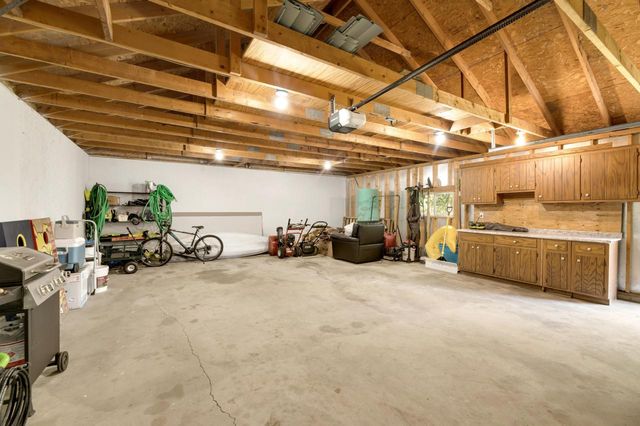 W298N2808 Shady LANE, Pewaukee, WI 53072