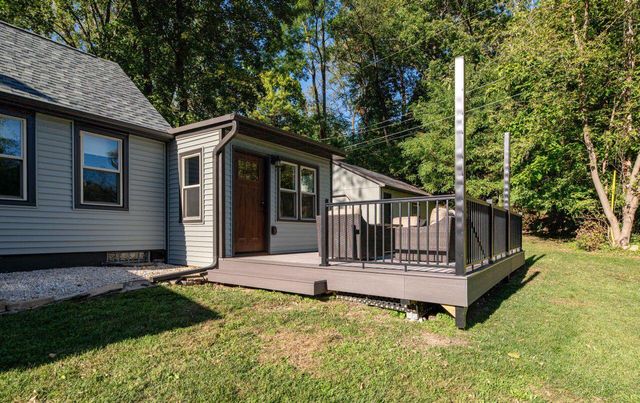 W298N2808 Shady LANE, Pewaukee, WI 53072