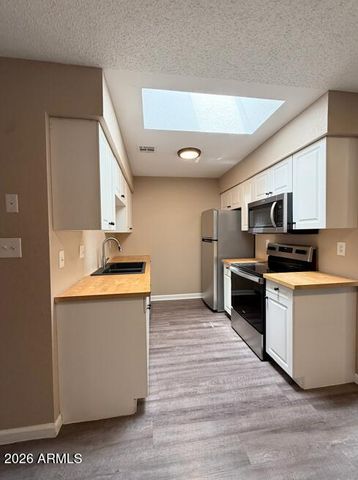 501 W TONOPAH Drive 7, Phoenix, AZ 85027