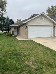 1024 Wildflower Lane, Dyer, IN 46311