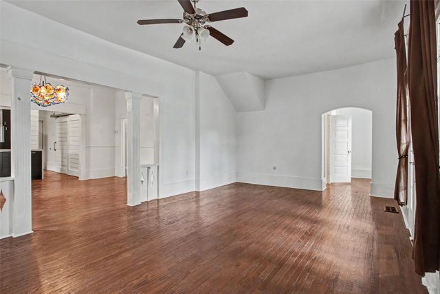 1601 S Henderson Street, Fort Worth, TX 76104