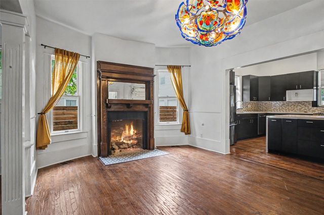 1601 S Henderson Street, Fort Worth, TX 76104