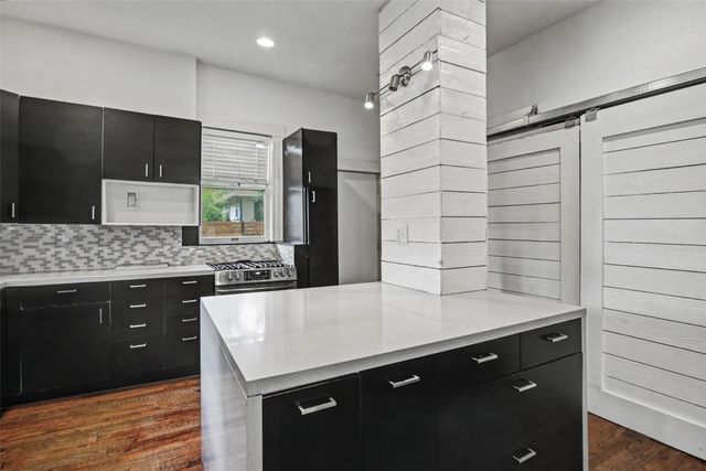 1601 S Henderson Street, Fort Worth, TX 76104
