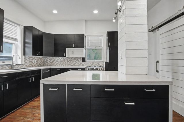 1601 S Henderson Street, Fort Worth, TX 76104