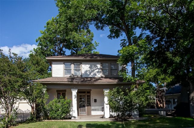 1601 S Henderson Street, Fort Worth, TX 76104