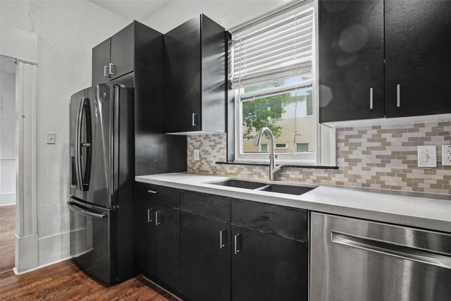 1601 S Henderson Street, Fort Worth, TX 76104