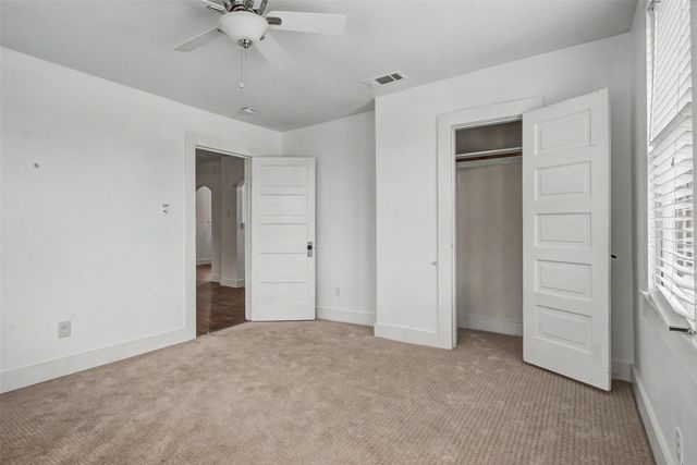 1601 S Henderson Street, Fort Worth, TX 76104