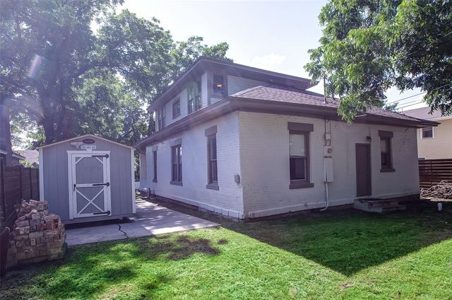 1601 S Henderson Street, Fort Worth, TX 76104